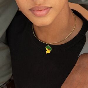 Collier AcierJaune Carte Guyane 25*37mm Avec Bélière Email Multicolore Chaîne2mm 50 à 55cm
