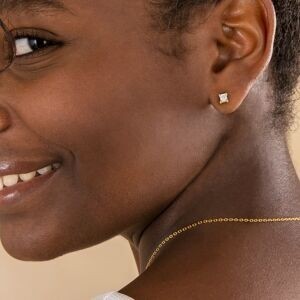 Boucles D'oreilles Plaqué Or Zirconium 4mm 4 Griffes